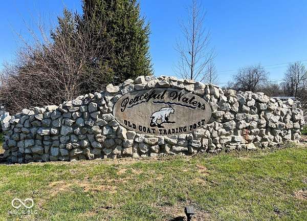 64.6 Acres of Recreational Land with Home for Sale in Bloomingdale, Indiana