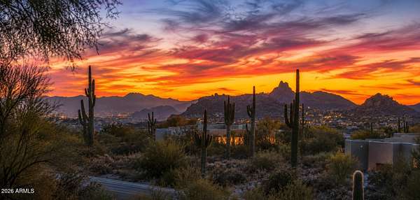 5 Acres of Land with Home for Sale in Scottsdale, Arizona