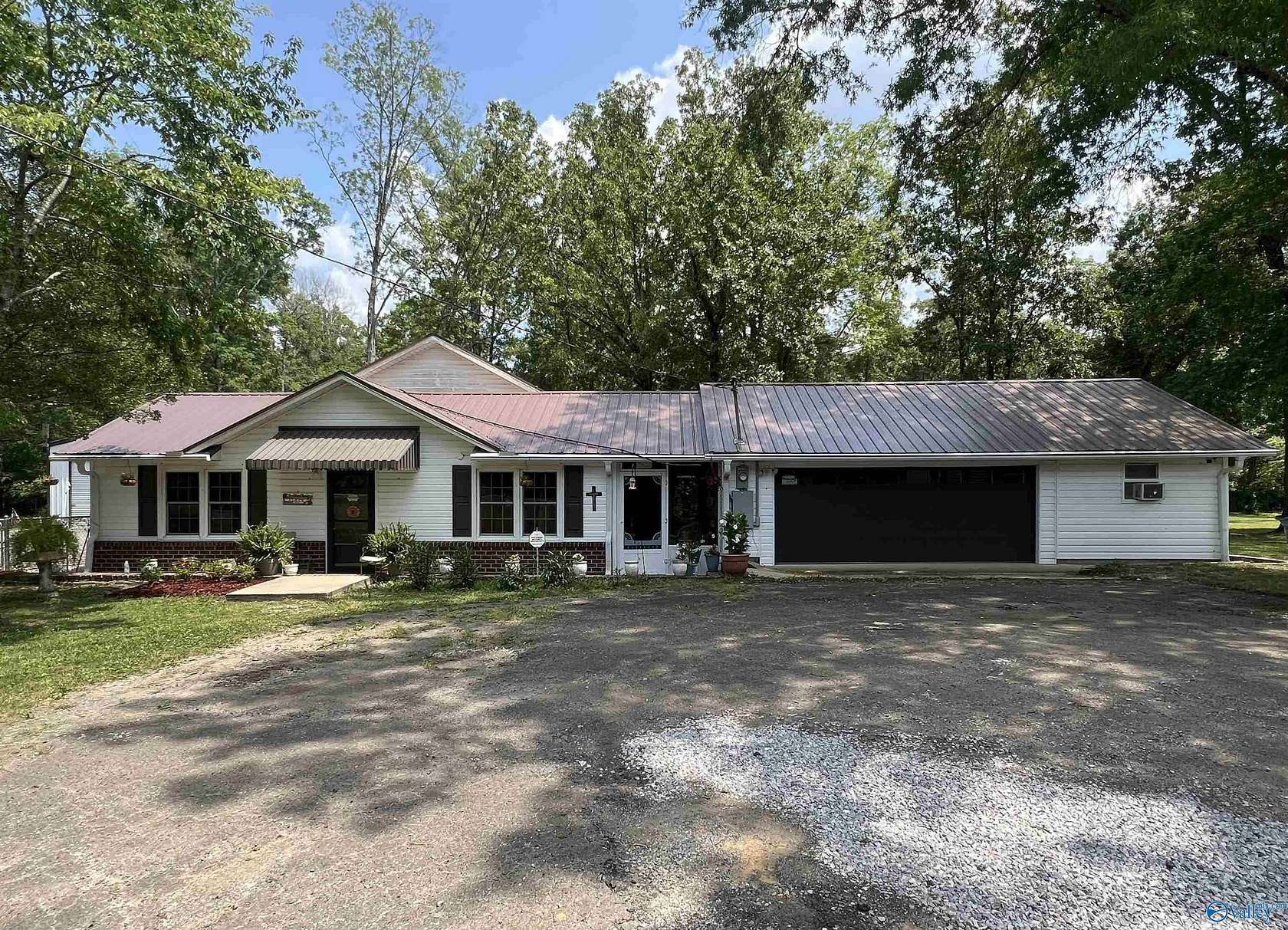 7.6 Acres of Land with Home for Sale in Gadsden, Alabama