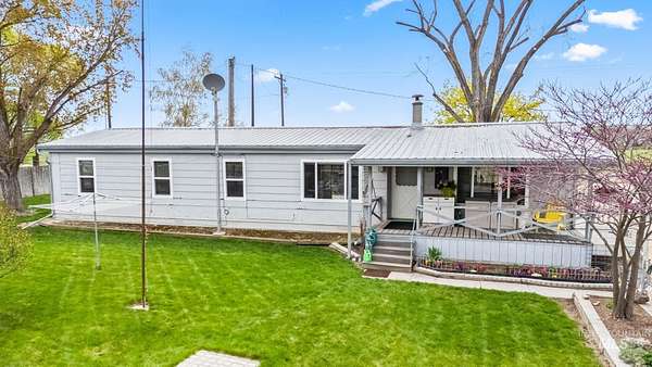 5.85 Acres of Land with Home for Sale in Caldwell, Idaho