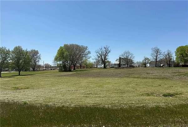 1.38 Acres of Residential Land for Sale in Parsons, Kansas
