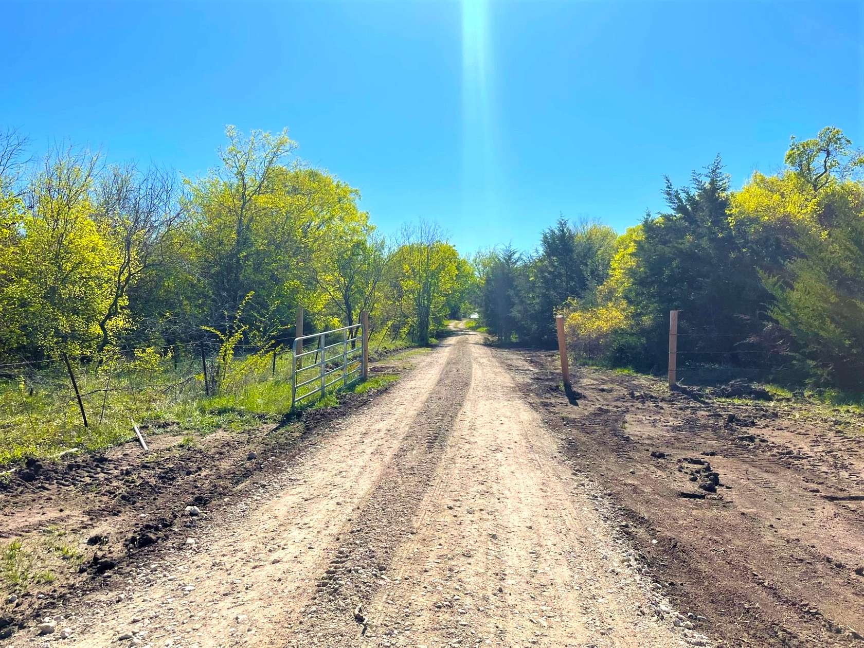 5 Acres of Residential Land for Sale in Hubbard, Texas