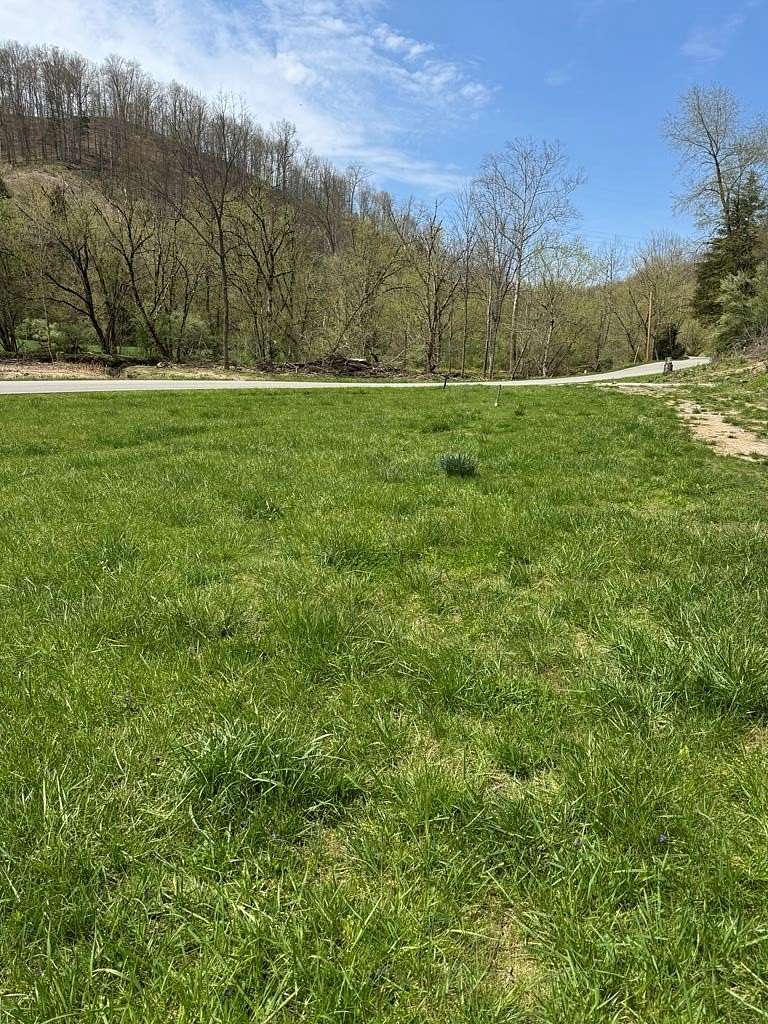 32 Acres of Recreational Land for Sale in Prestonsburg, Kentucky