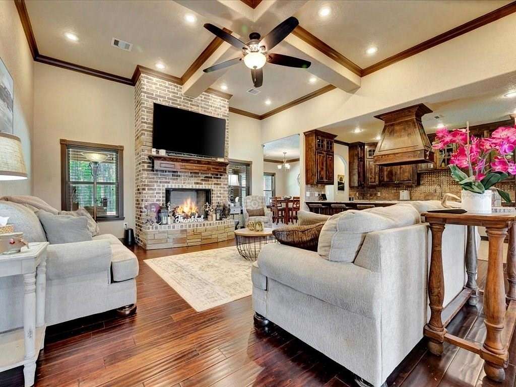 3.23 Acres of Residential Land with Home for Sale in Lufkin, Texas