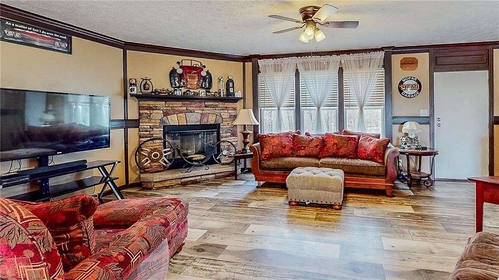 42.7 Acres of Land with Home for Sale in Sulphur Springs, Arkansas