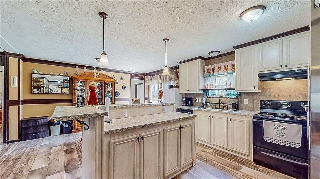 42.7 Acres of Land with Home for Sale in Sulphur Springs, Arkansas