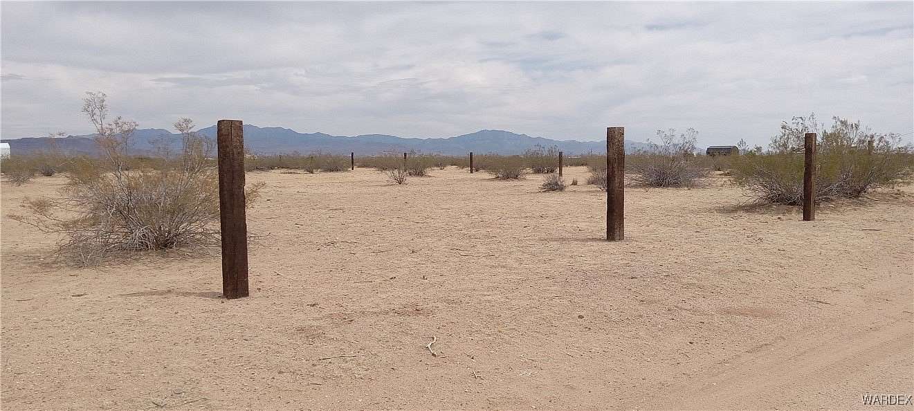 2.35 Acres of Land for Sale in Golden Valley, Arizona