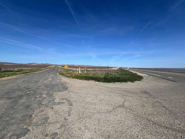 85 Acres of Land for Sale in Avenal, California