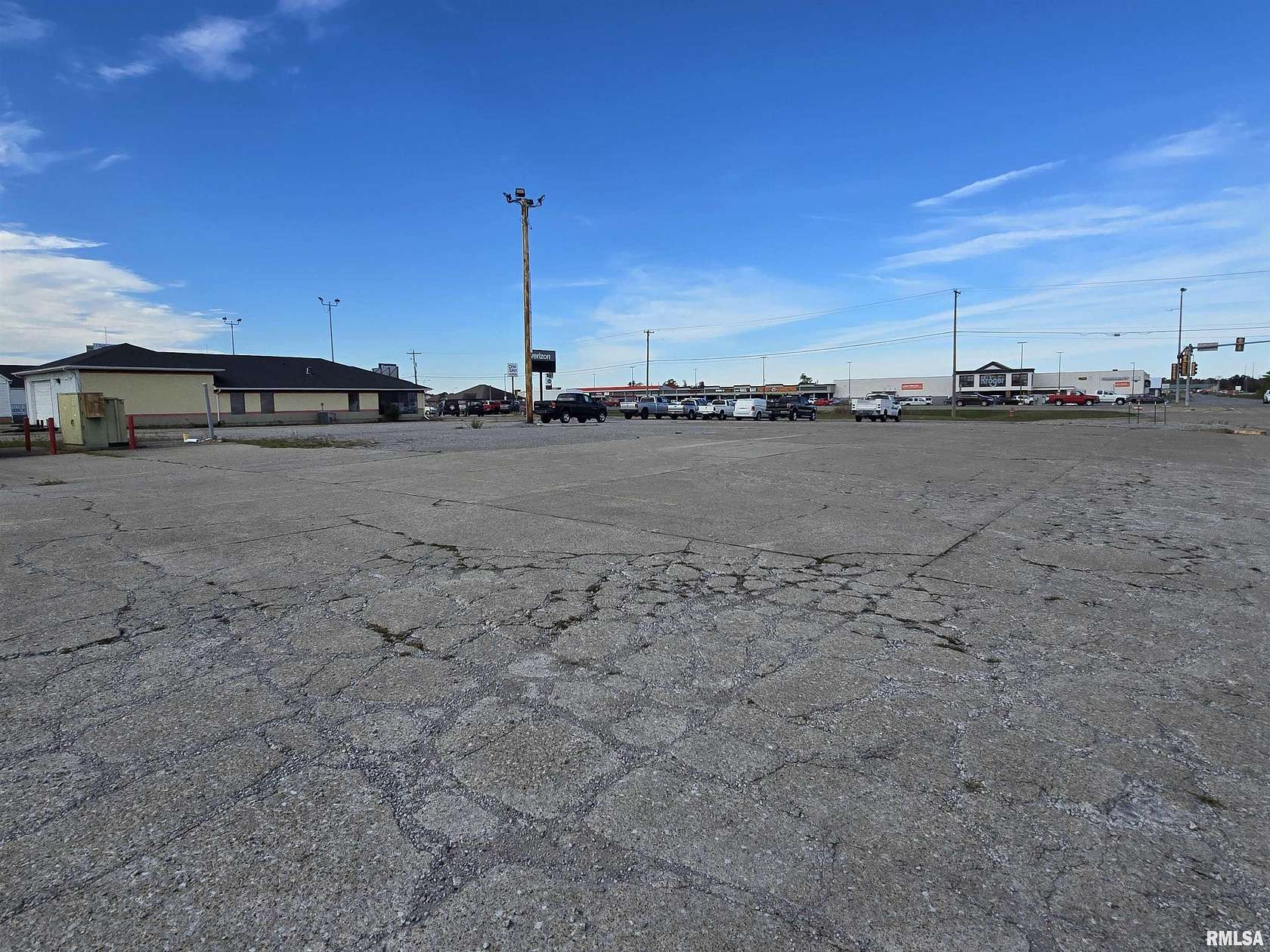 0.9 Acres of Commercial Land for Sale in Harrisburg, Illinois