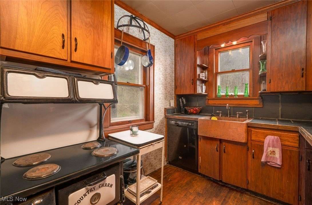 16.5 Acres of Land with Home for Sale in Dover, Ohio