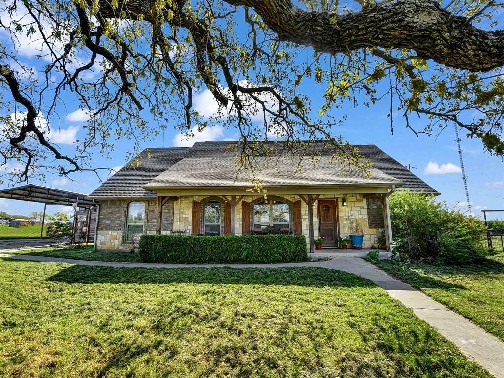 15.6 Acres of Land with Home for Sale in Alvord, Texas