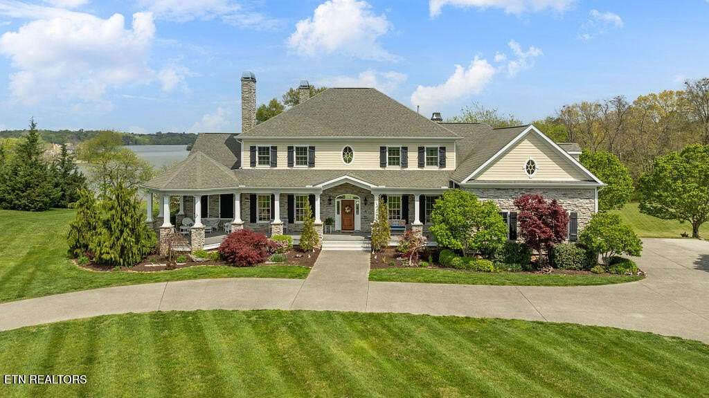 2.53 Acres of Residential Land with Home for Sale in Vonore, Tennessee