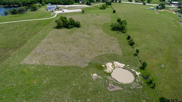 12 Acres of Land for Sale in Emory, Texas