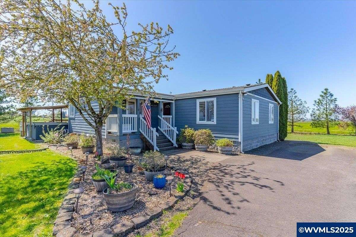 19.6 Acres of Land with Home for Sale in Lebanon, Oregon