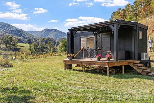 2 Acres of Improved Residential Land for Sale in Burnsville, North Carolina