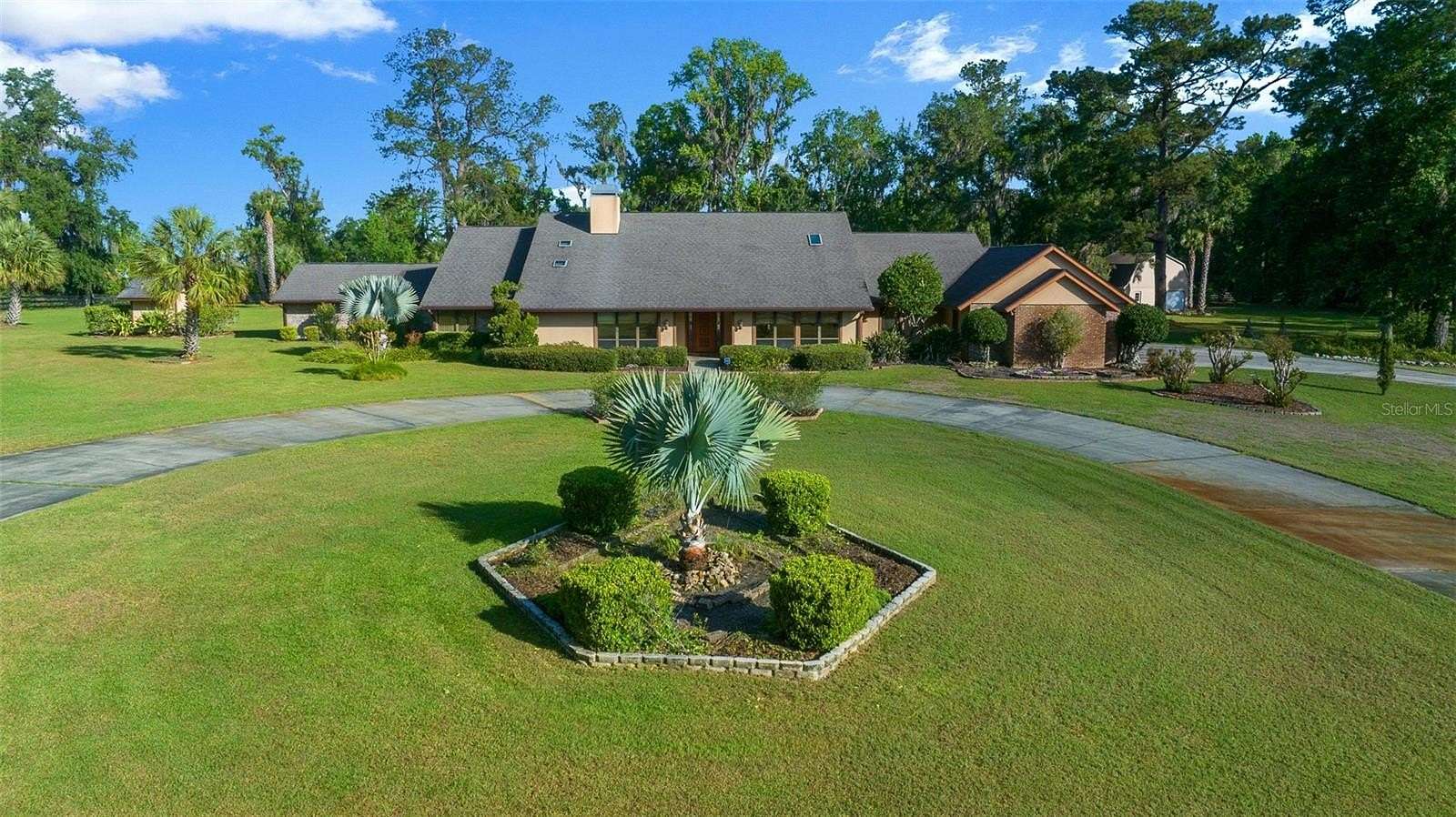 4.72 Acres of Land with Home for Sale in Ocala, Florida