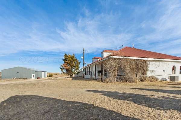 18 Acres of Land with Home for Sale in Clarendon, Texas