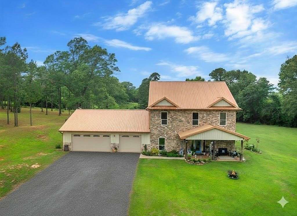 5 Acres of Residential Land with Home for Sale in Hugo, Oklahoma