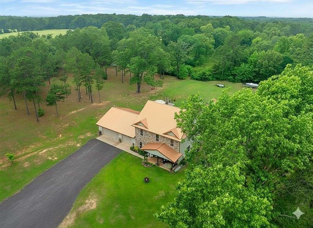 5 Acres of Land with Home for Sale in Hugo, Oklahoma