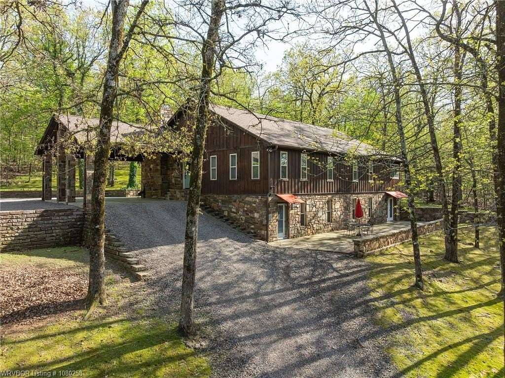 20 Acres of Recreational Land with Home for Sale in Hackett, Arkansas