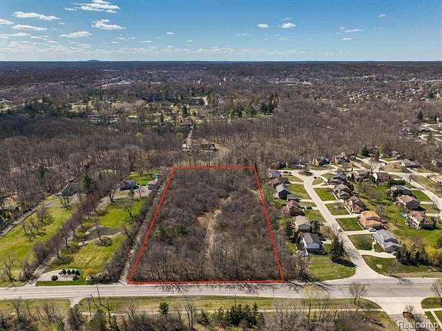 4.47 Acres of Mixed-Use Land for Sale in Farmington Hills, Michigan