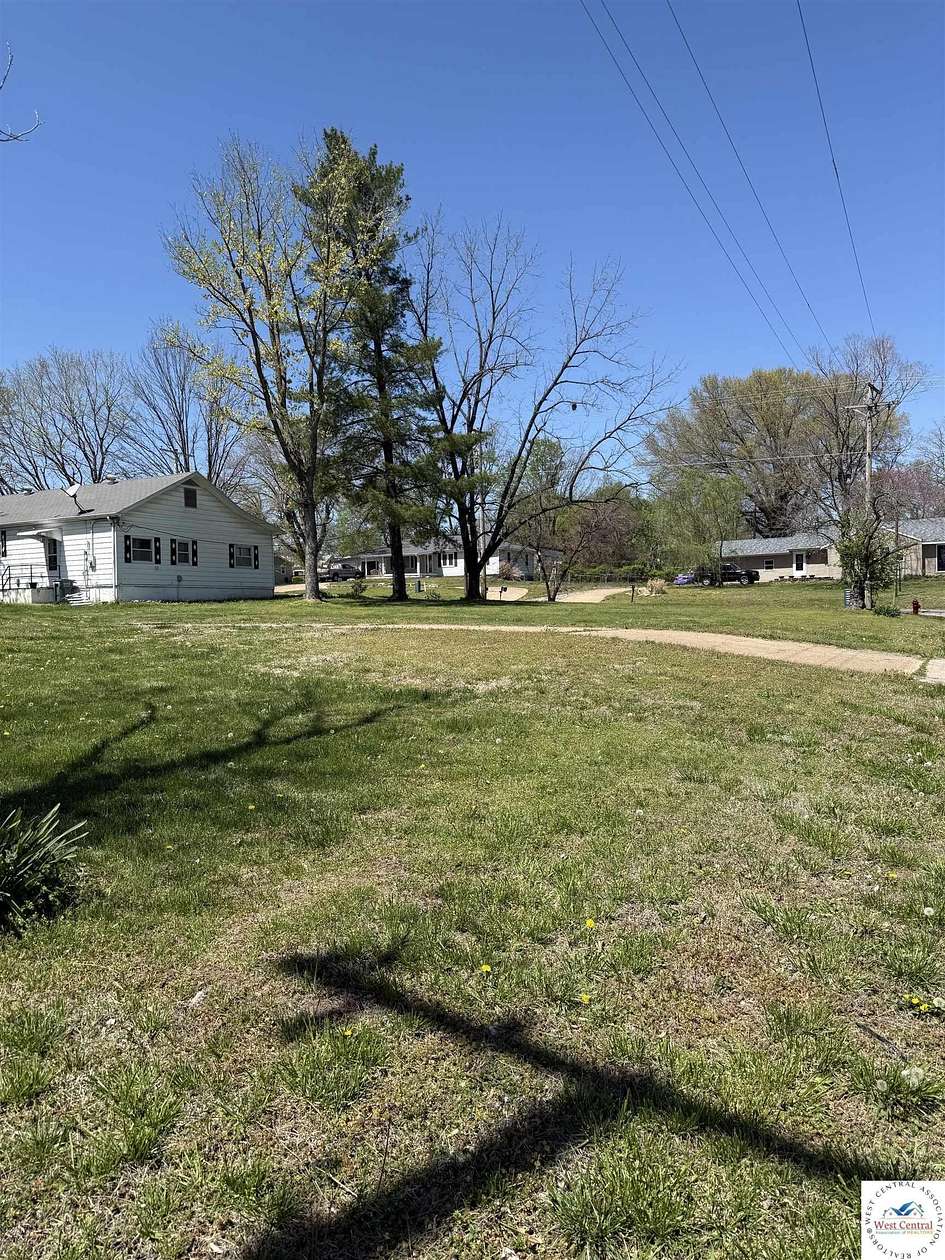 0.2 Acres of Mixed-Use Land for Sale in Warsaw, Missouri