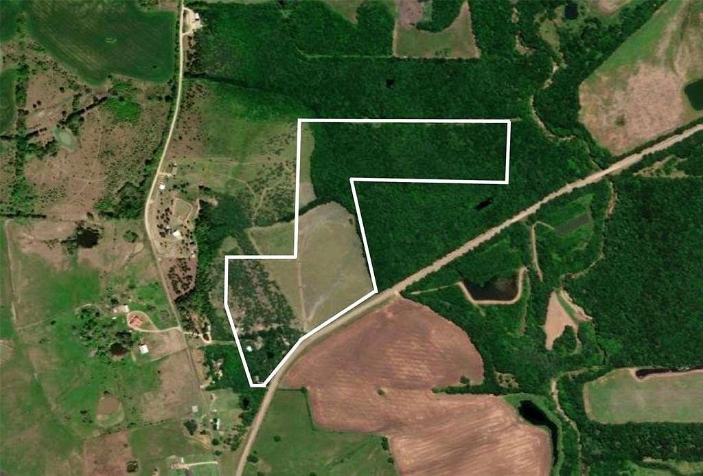 43.6 Acres of Recreational Land & Farm for Sale in Paris, Texas