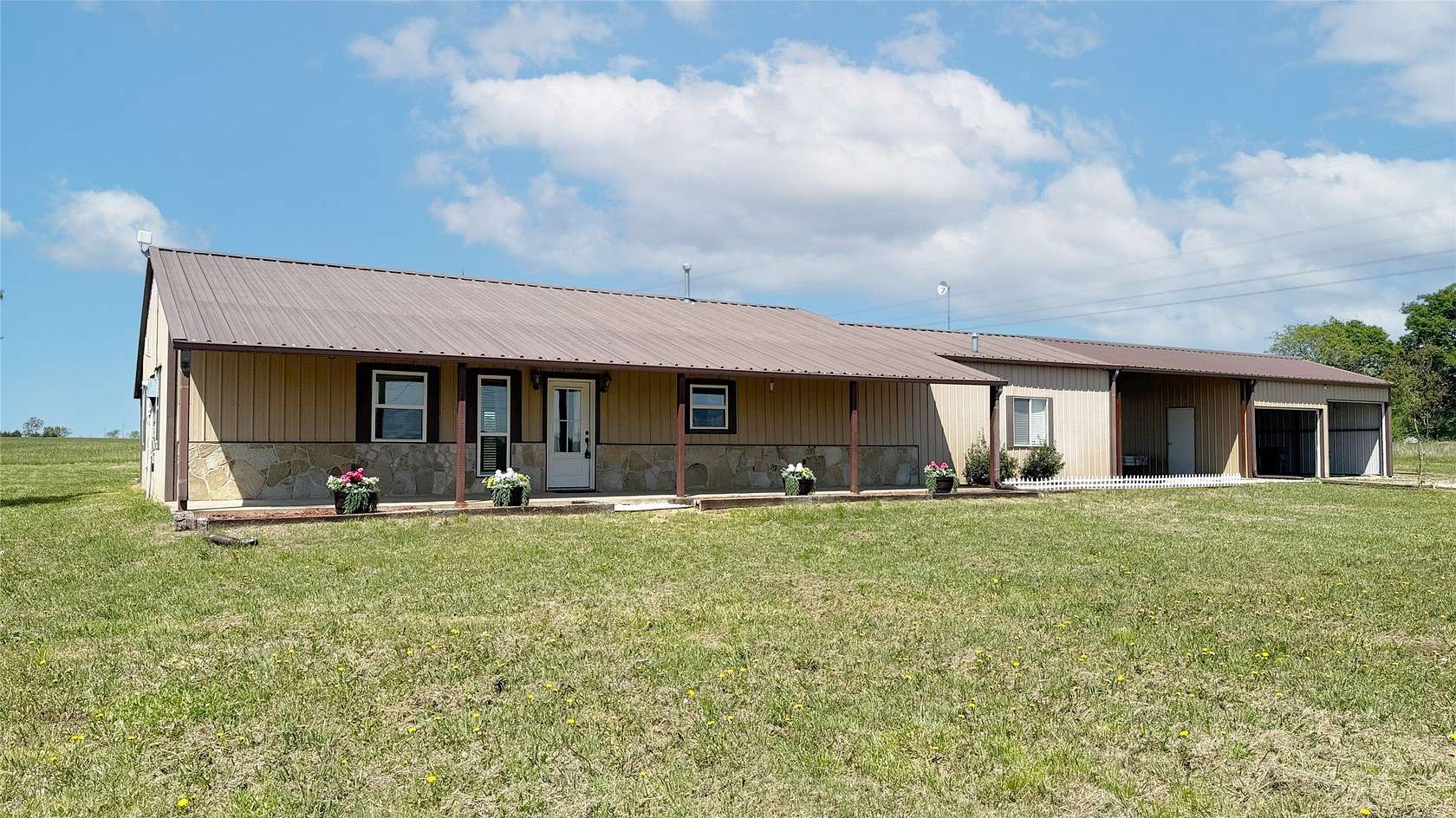 8.58 Acres of Land with Home for Sale in Paris, Texas