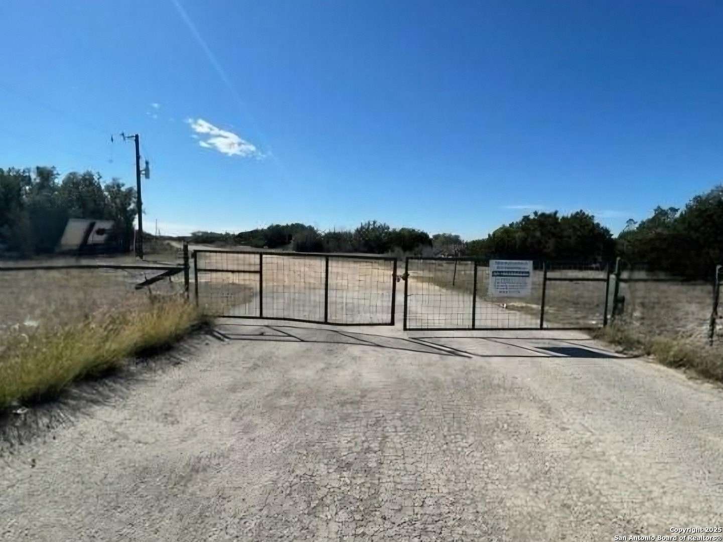 135 Acres of Recreational Land for Sale in Rocksprings, Texas