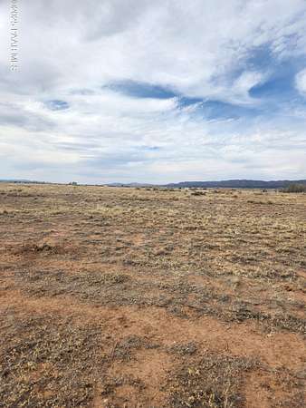 7 Acres of Residential Land for Sale in Paulden, Arizona
