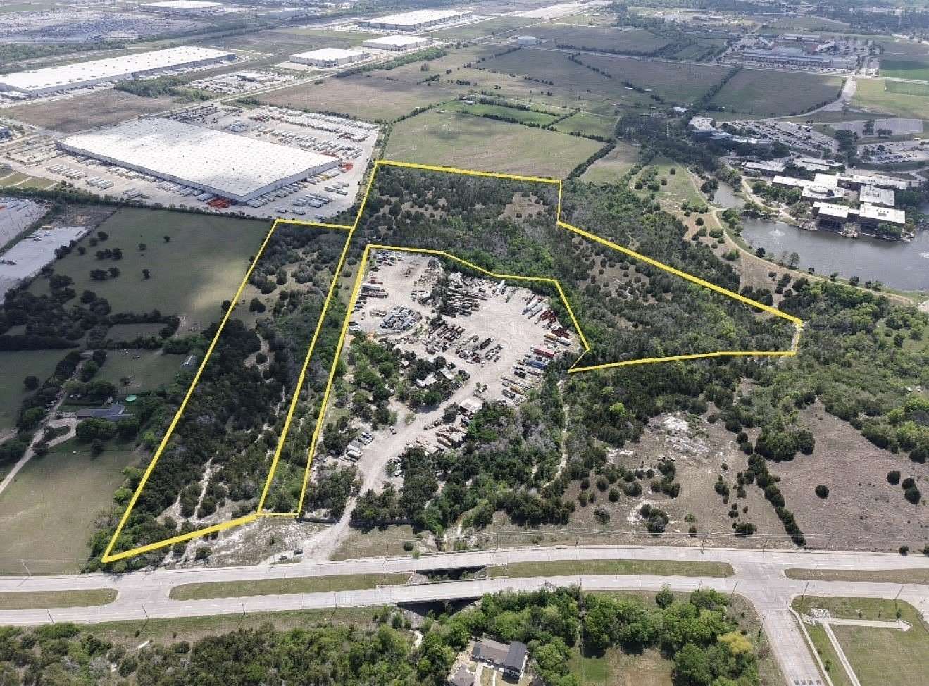 22.1 Acres of Agricultural & Residential Land for Sale in Dallas, Texas