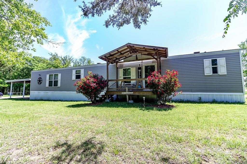 21.7 Acres of Land with Home for Sale in Kaufman, Texas