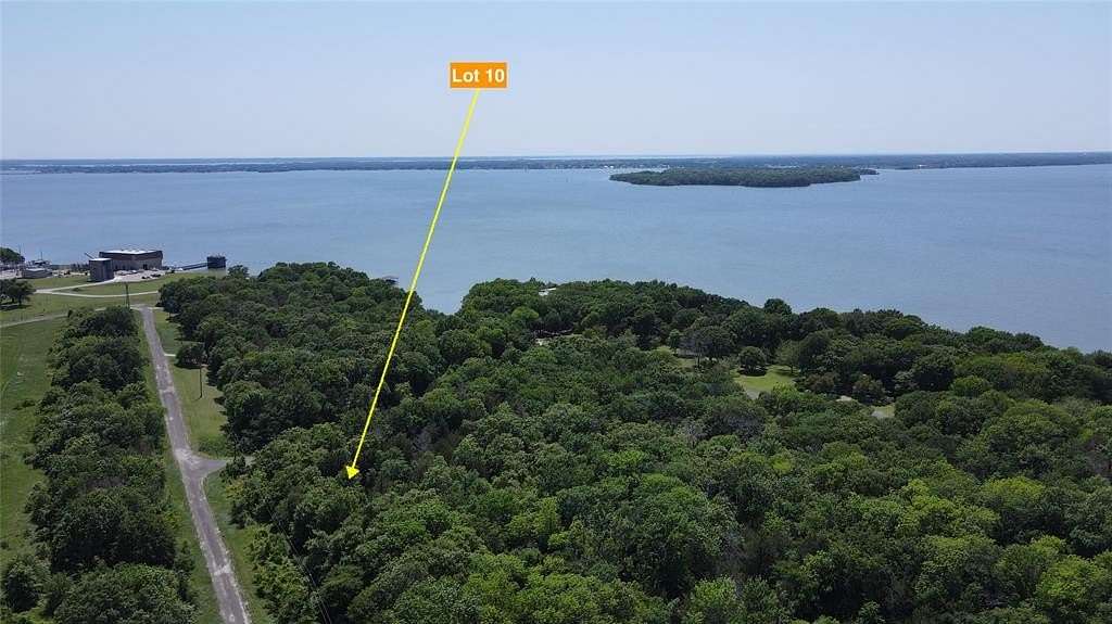 2 Acres of Residential Land for Sale in Kerens, Texas