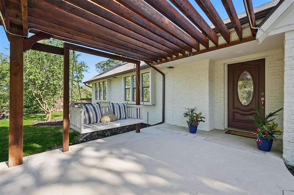 2.5 Acres of Residential Land with Home for Sale in Argyle, Texas