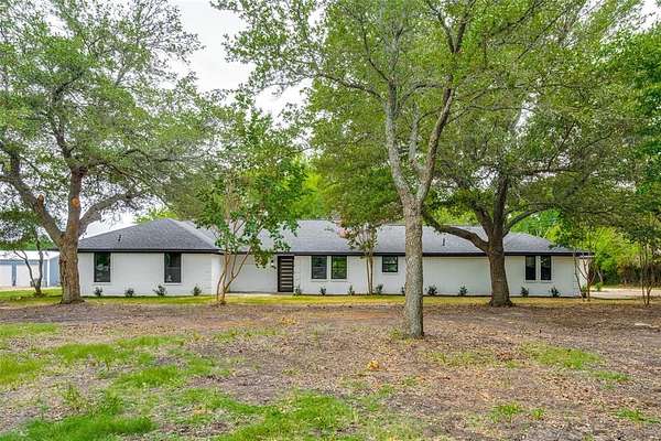 2 Acres of Residential Land with Home for Sale in Lucas, Texas