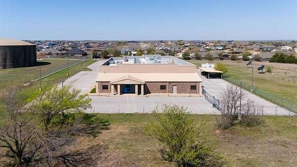 9.47 Acres of Improved Mixed-Use Land for Sale in Yukon, Oklahoma