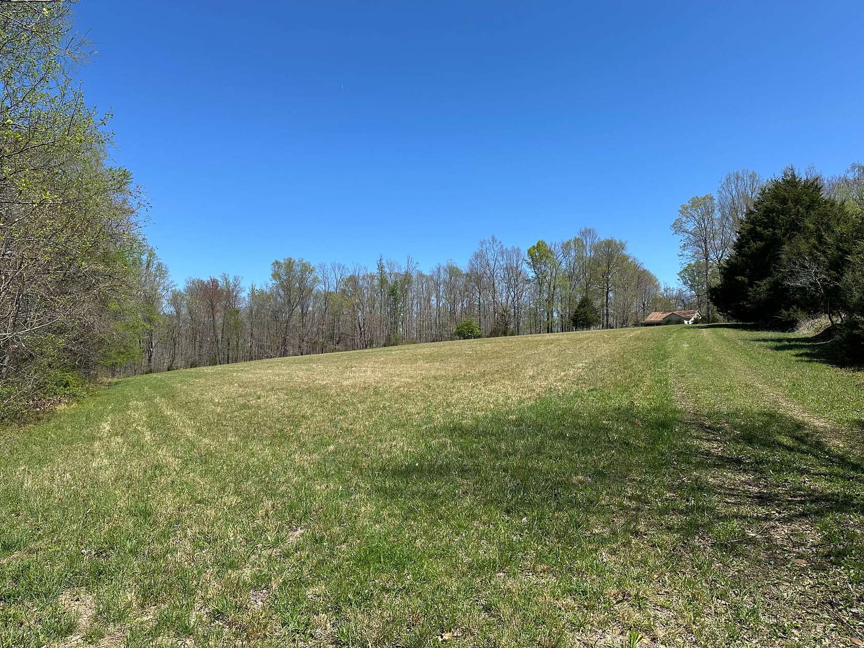 7 Acres of Recreational Land & Farm for Sale in Lafayette, Tennessee
