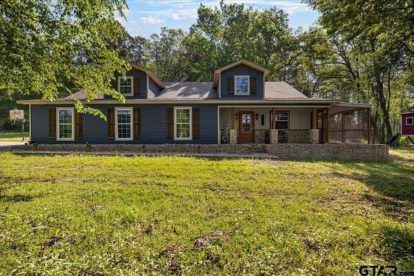 3.5 Acres of Residential Land with Home for Sale in Hawkins, Texas