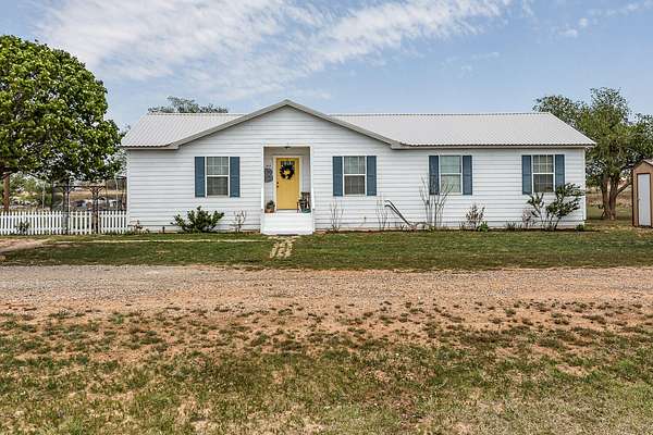 2 Acres of Residential Land with Home for Sale in Lubbock, Texas