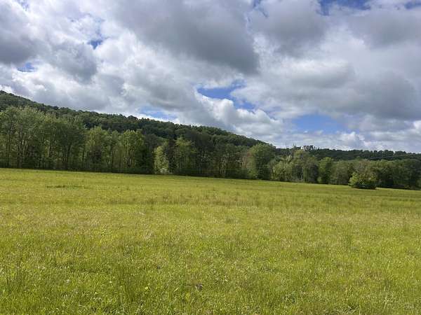 13.7 Acres of Land for Sale in Crab Orchard, Kentucky