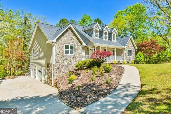 3.12 Acres of Residential Land with Home for Sale in Flowery Branch, Georgia