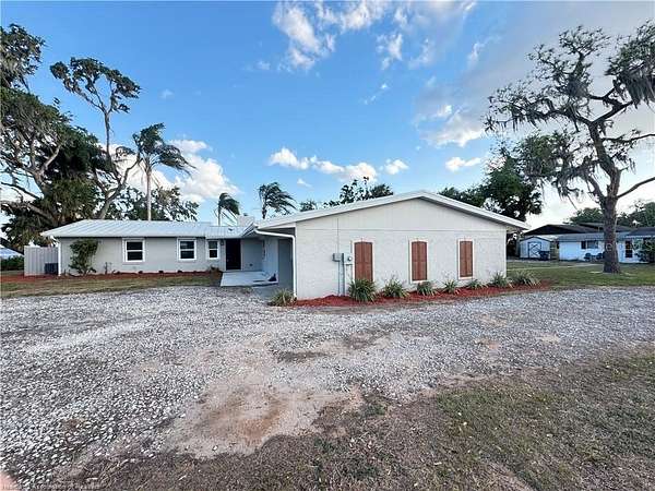 1.78 Acres of Residential Land with Home for Sale in Frostproof, Florida