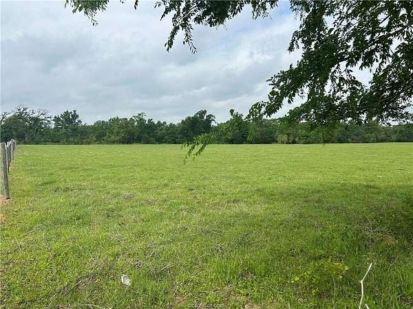 25 Acres of Land for Sale in Franklin, Texas