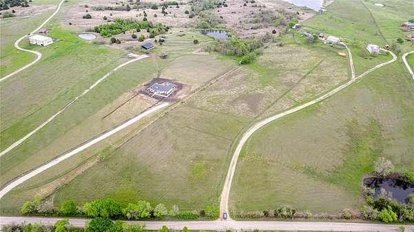 3 Acres of Residential Land for Sale in Ennis, Texas