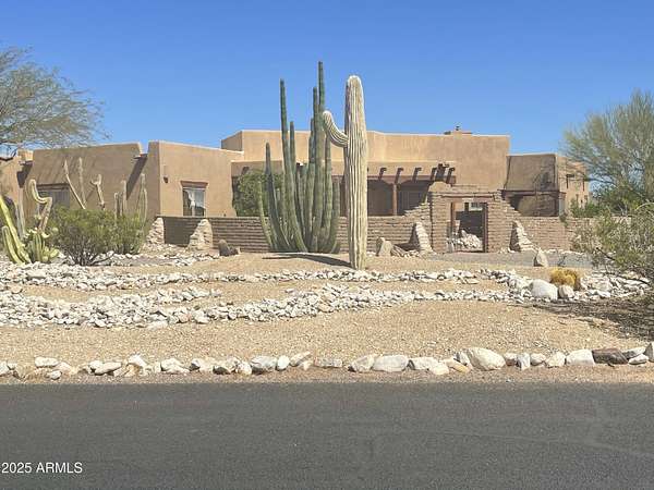 1.25 Acres of Residential Land with Home for Sale in Litchfield Park, Arizona