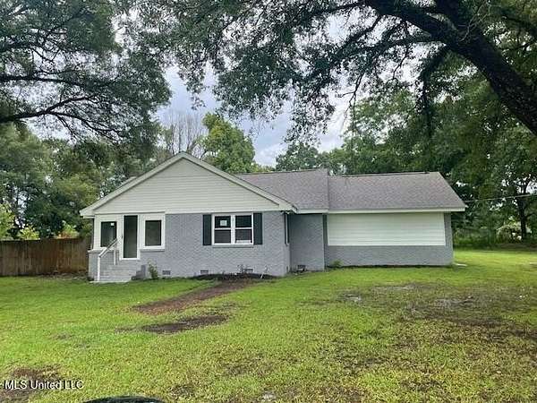 1.82 Acres of Residential Land with Home for Sale in Ovett, Mississippi