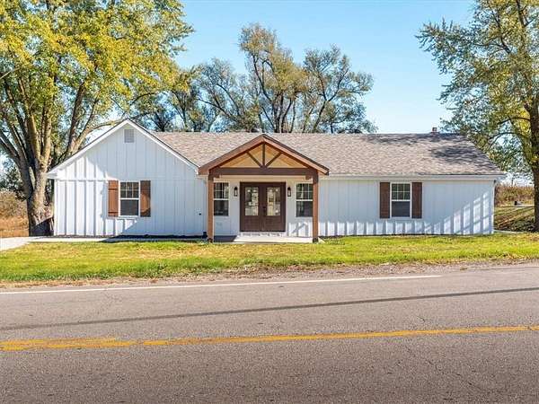 1.58 Acres of Residential Land with Home for Sale in Faucett, Missouri