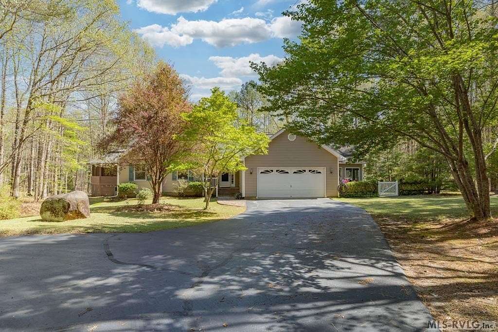 1.77 Acres of Residential Land with Home for Sale in Henrico, North Carolina