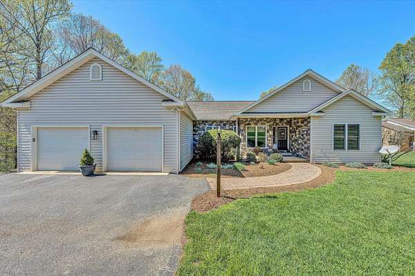1.58 Acres of Residential Land with Home for Sale in Hardy, Virginia