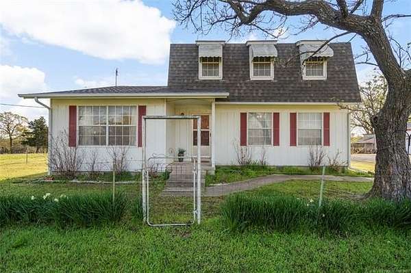 2 Acres of Residential Land with Home for Sale in Sapulpa, Oklahoma